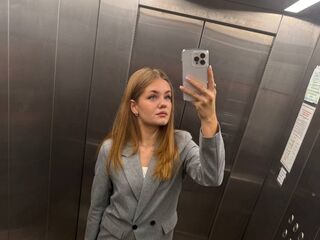 camgirl masturbating LizzieIacovino