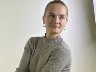 beautiful girl cam LorrianePytko