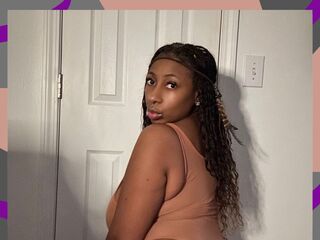 cam girl masturbating with dildo MadamGlam