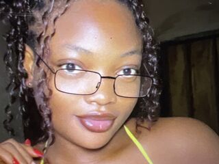 masturbating camgirl MakyDina