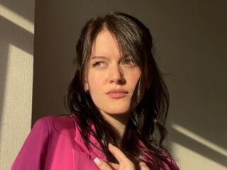 naked webcamgirl photo MaudGuerrido