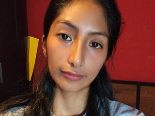free chatroom MayraBravo