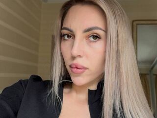 hot strip tease web cam MelisaDee