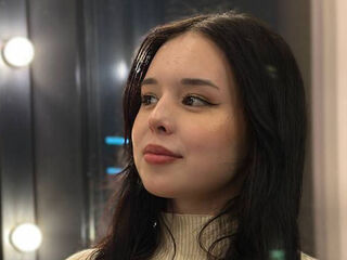 chat room live show MikiPellon