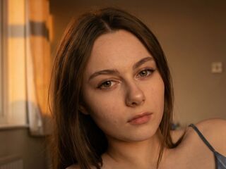 girl topless MireyaElowen