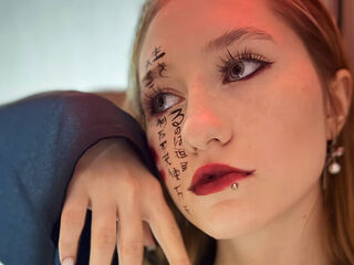 nude webcamgirl pic MistyColacone