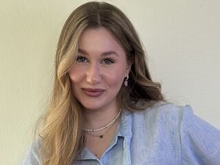fingering webcamgirl NatashiaBodin
