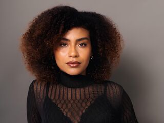 cam girl masturbating with sextoy NayaMilanoo