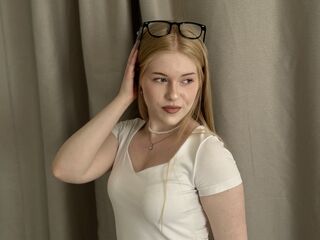 webcam striptease NikkiByous