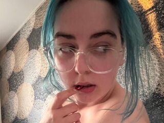 topless cam girl PixieJones