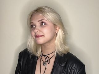 camgirl showing tits PortiaFeathers