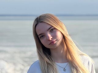 nude gamgirl RaguelMetenosky