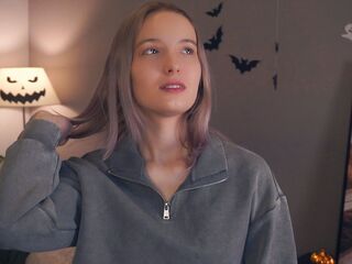 live webcam performer RessieKaua