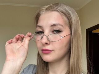 naughty camgirl masturbating with vibrator RexellaHankin