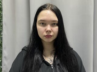 masturbating camgirl RosaMartines