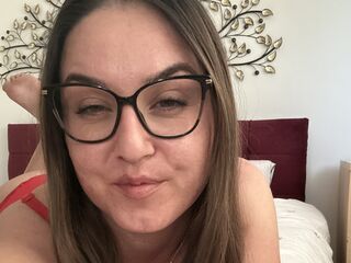 hot cam girl masturbating with vibrator RoxieDvn