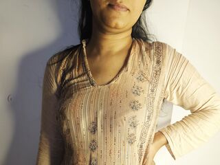 naked webcam girl photo RubbynaKhan
