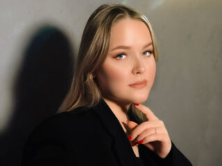 naughty camgirl masturbating SallySavage