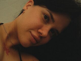 camgirl playing with vibrator SarahHunny