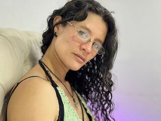camgirl playing with sextoy SeremeCambridge