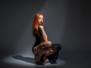 naked girl with webcam masturbating with dildo SerenaJaramillo