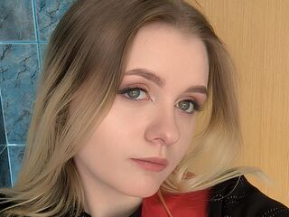 camgirl masturbating with sextoy ShannonPomilla