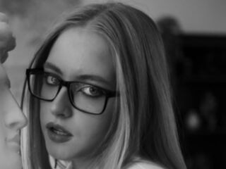 live sex webcam video SheliaEdwards