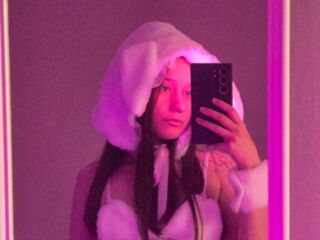 camgirl fingering pussy SophieKuper