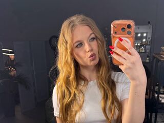 hot chatroom TainaSaffo