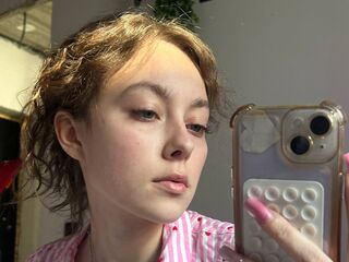 hot chatroom ThuyThorstad